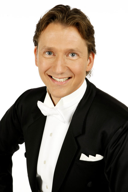 Alexander Kreissl ist Profitänzer und weiß um die wohltuende Wirkung des Tanzens ab der Lebensmitte.