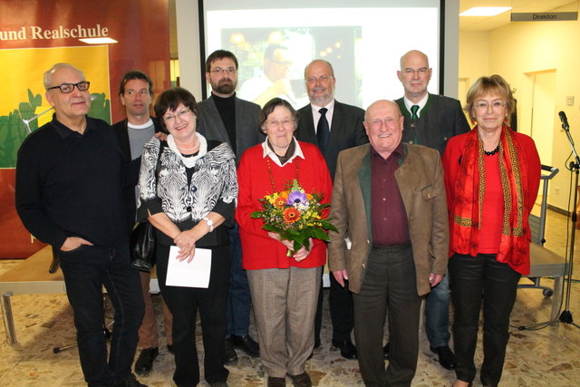 Mag. Norman Seifert, Dr. Heimo Halbrainer, Edith Spielmann, Univ. Prof. Dr. Gerhard Lamprecht, Dr. Ingeborg Radimsky, , NMS Dir Johann Held, Dr. Günther F. Obermayr, Bgm. Josef Gaber,  Mag. Eva Spielmann (v.l.n.r.) | Foto: KK