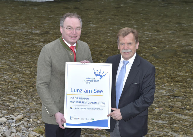 Umweltlandesrat Stephan Pernkopf mit dem Lunzer Bürgermeister Martin Ploderer. | Foto: Maier