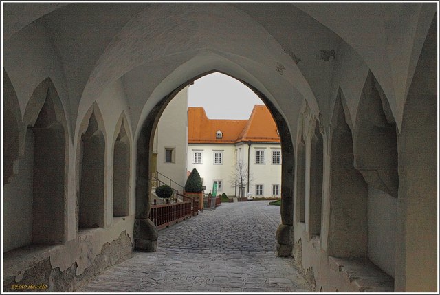 Durchgang vom Stiftshof zum sog. Kuchlhof oder Leopoldihof