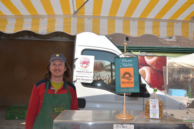 Franz Binder steht seit 2002 am Bio-Eck am Naschmarkt.