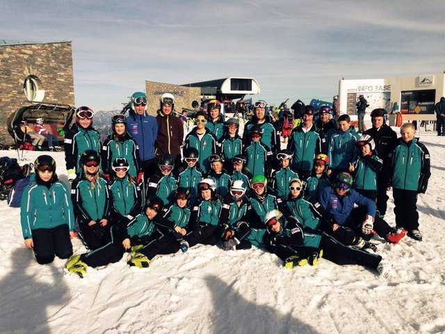 Das Skiteam des USC Neukirchen stellte einen neuen Rekord bei der Vereinswertung auf – dritter wurde USC Schardenberg. | Foto: Bogner