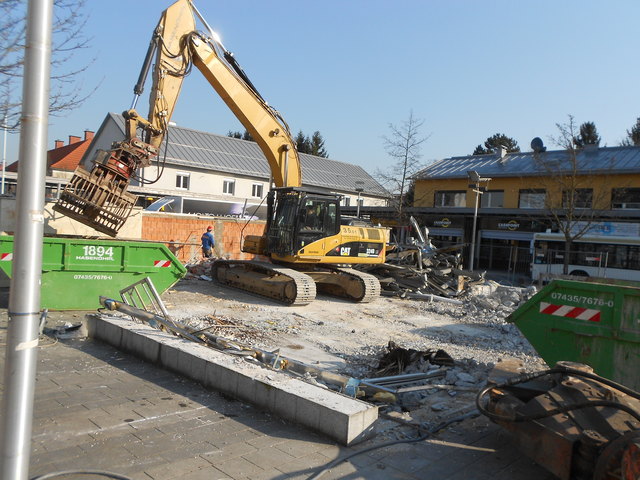 Die Abtragung des Trauner Stadtcafes