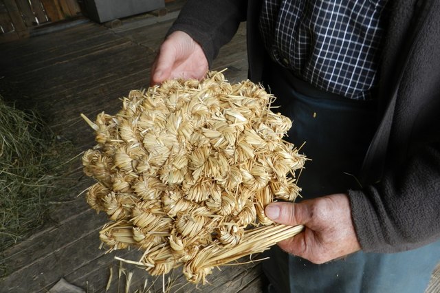 Nicht ganz zu unrecht, nennen die Rosenbergers ihre Körbe "Lockenkorb", ein Knoten neben dem Anderen, wie ein Lockenkopf