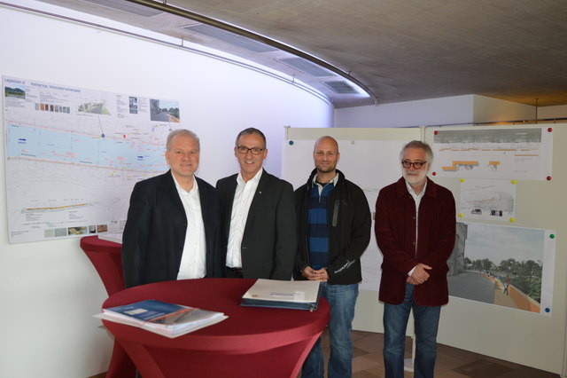 Robert Loitzl, Bürgermeister Gerhard Anzengruber, Dominik Rosner und Baudirektor Peter Gumpold. | Foto: Stadtgemeinde