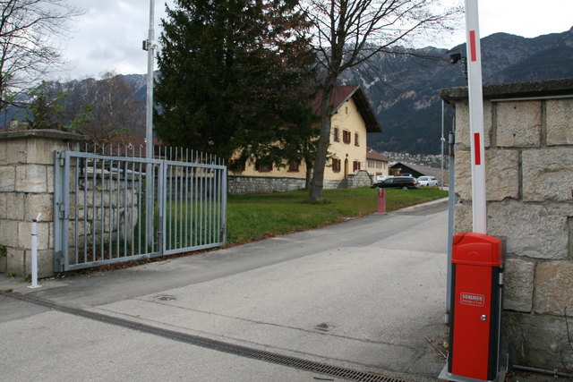 Das Areal der ehemaligen Straubkaserne wurde in ein Gewerbegebiet umgewidmet.