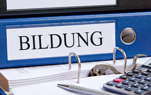 Wer plant, sich weiterzubilden, sollte sich über Neuerungen beim Bildungskonto zu informieren. | Foto: Fotolia/Doc Rabe