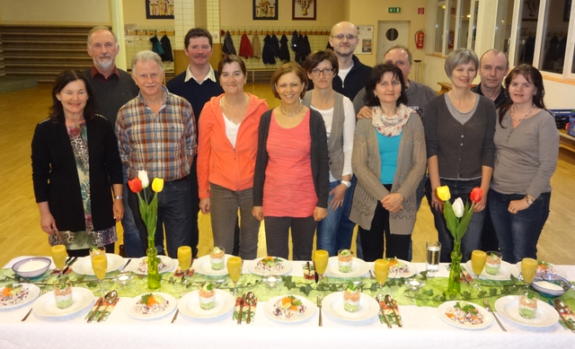Ein Tanzteam 1fach mal als Kochteam unterwegs.