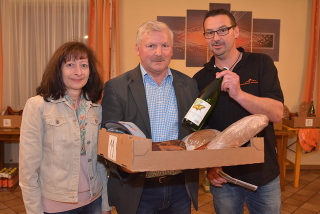 (li.) Obfrau Stv. Erika Kober, 11.Platz Ivan Peterec und Schiedsrichter Gerald Neuhold