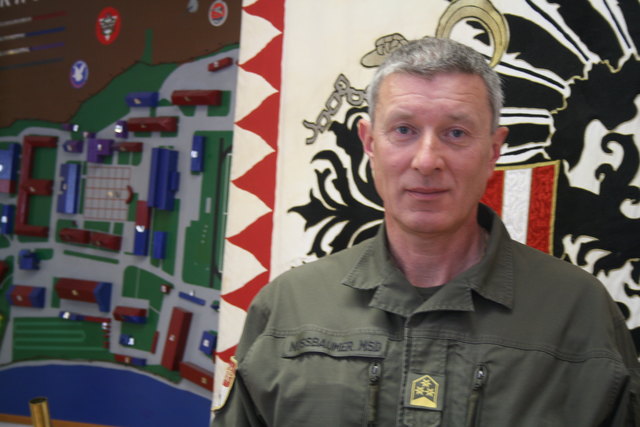 Oberst Johannes Nussbaumer übernahm am 1. April 2014 offiziell die Führung des Führungsunterstützungsbataillons 2.