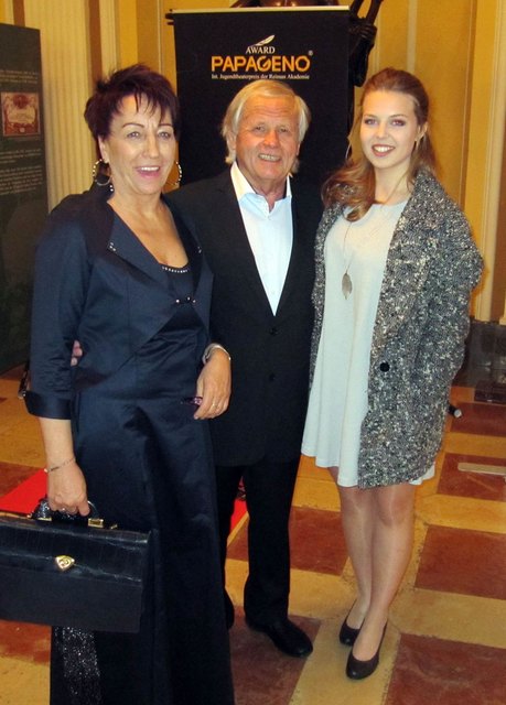 Edith Draschl (Produktionsleitung), Prof. Volkmar Seeböck (Regie), Theresa Siller („Arielle, die kleine Meerjungfrau“) | Foto: Landesjugendtheater