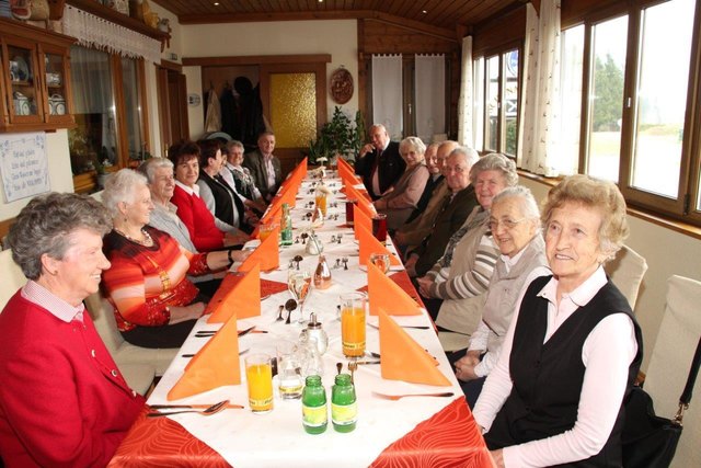 Geburtstagsfeier in geselliger Runde. | Foto: Monika Gartler
