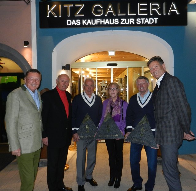 Fritz Unterberger, Michael Horn, Hias Leitner, Maria Pravda, Hias Leitner, Hermann Oberreiter.  Die drei Ski-Legenden ergänzen den Walk of Kitz.