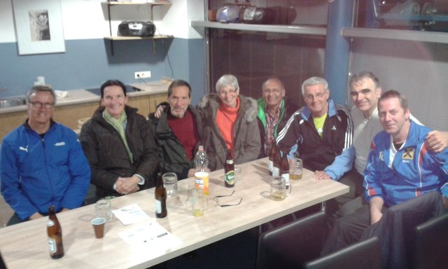 Meisterfeier:vo.li.Sektionsleiter Hans Tembler(TSV AustriAlpin Fulpmes),Waibl Helene,Wintner Wolfgang und Wintner Hannelore(Spg Völs/Zirl 1) Albert Noronah,Rudi Ralling,Dr,Jonel Turkonje,Karl Pfurtscheller alle Spg AustriAlpin Fulpmes1