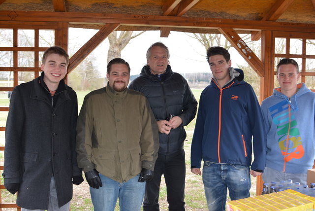 (2.v.l.) GR David Tuttner und BGM Dr. Peter Moser (mitte)