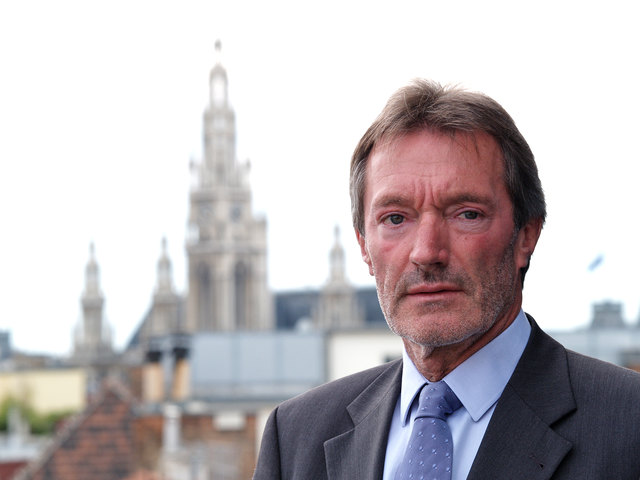 Der  Verfassungsjurist Heinz Mayer sieht gute Chancen, dass die Novelle bis Oktober gekippt wird. | Foto: Paul Lander