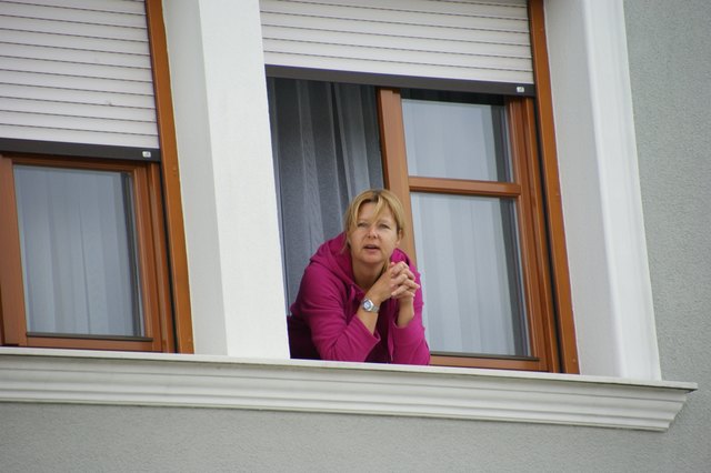 "Fenstergucker" Manuela
