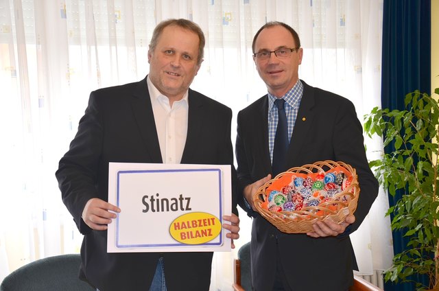 Zufriedene kommunale Zwischenbilanz zogen Andreas Grandits undf Franz Steindl. | Foto: Gemeinde Stinatz