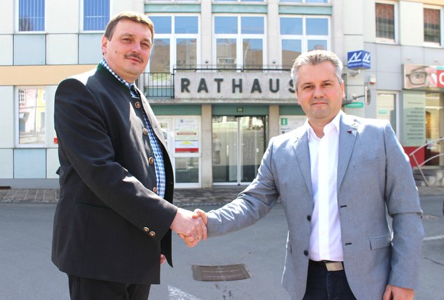 Franz Brunner und Wolfgang Zingl stehen für einen Neustart in Friedberg (v.l.).