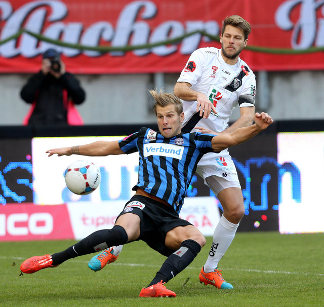 Austria-Regisseur Alex Grünwald (vorne) trifft am Samstag in der Bundesliga und am 28. April auf den WAC | Foto: Kuess