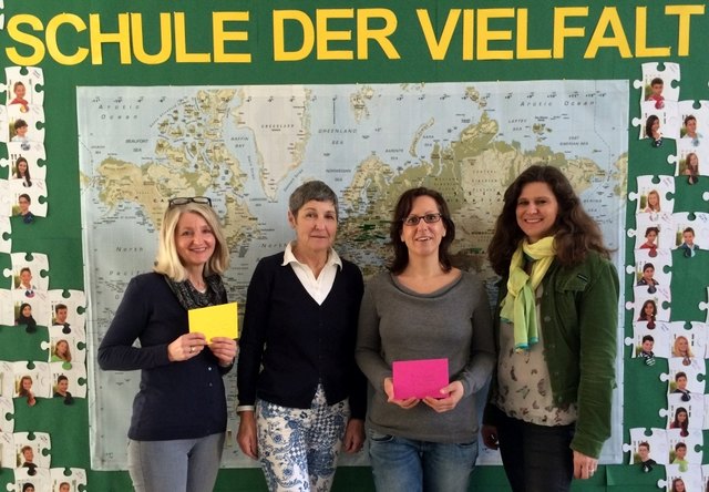 Pädagogin Gerlinde Limbacher, Direktorin Elisabeth Leitner, Pädagogin Verena Bonomo, für den IH-Fonds Susanne Bauer-Rupprecht | Foto: zVg