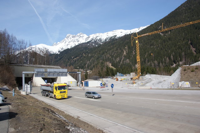 Beim Arlbergtunnel werden derzeit rund 8.000 Fahrzeuge pro Tag registriert. Ab 21. April ist der Tunnel gesperrt.