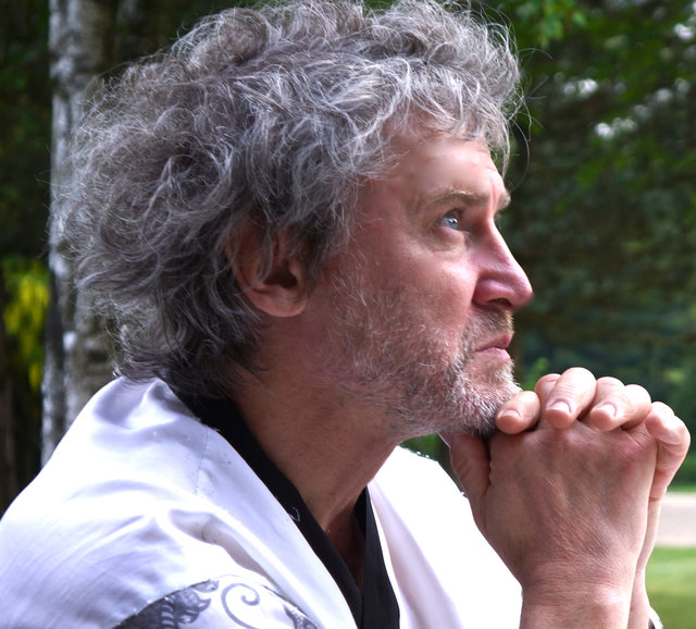 Karl Pretzny zeigt Bilder aus Paris aber auch von Ried. | Foto: privat