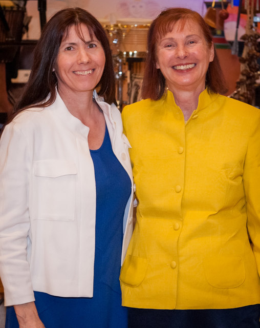 Christa Wagner, Gründerin des "Friedenskulturzentrum-Niederösterreich" mit Helene Walterskirchen, Autorin und Gründerin des "Friedenskulturzentrum-Schloss-Rudolfshausen" in Bayern und Initiatorin des Friedensschreiber Projektes.