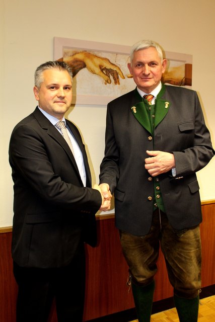 Bgm. Wolfgang Zingl und sein Vize Leo Riebenbauer wollen gemeinsam in Friedberg etwas bewegen.