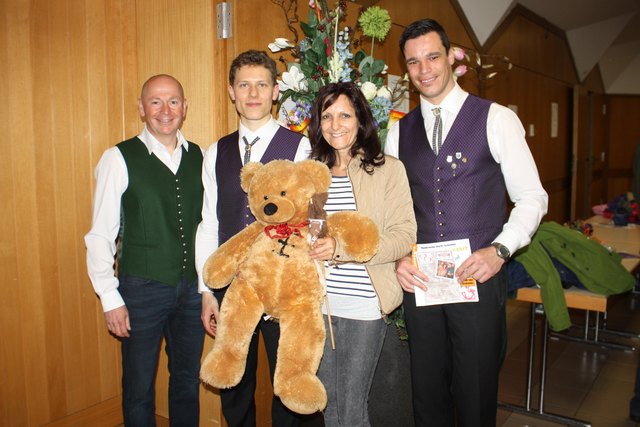 Moderator Peter Baumann,Kapellmeister Gerald Krammer,Ingrid Schablas,Projekt Schokoherzlutscher,Obmann Stefan Teibinger