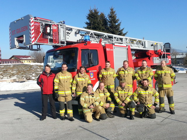 Übernahme der Refurbishment - Drehleiter durch die FF St. Gilgen