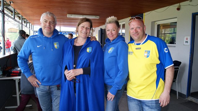 Walter Klement, Brigitte Heiling, Sonja und Martin Wallner sind treue Freunde des USC Wiesbauer Mauerbach.