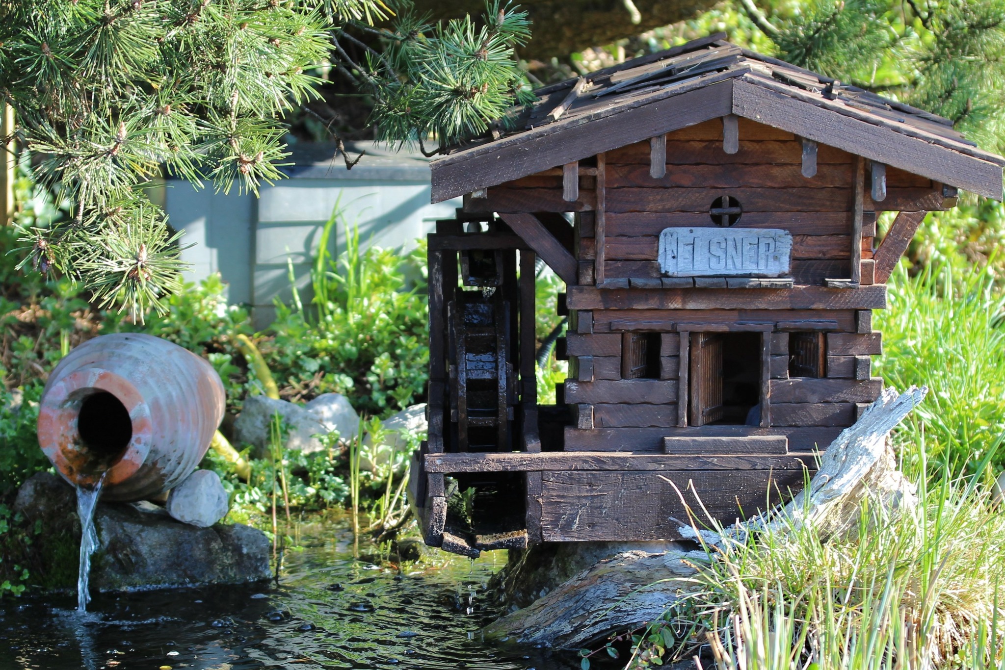 Es *plätschert* am Teich Vöcklabruck