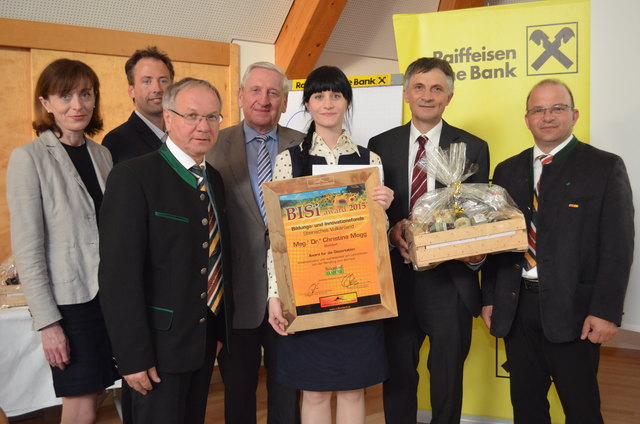 Geehrt: Dissertantin Christina Mogg (M.) und 18 weitere Preisträger erhielten den BISi-Award.