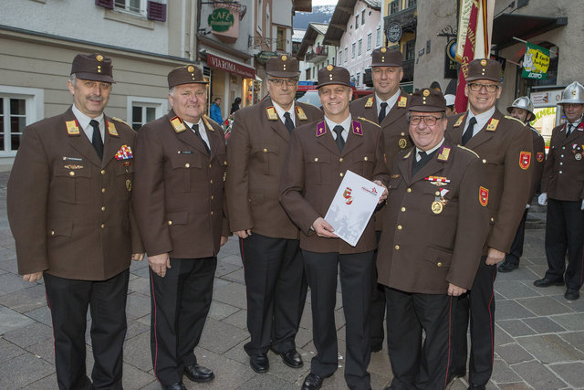 BFK Pinzgau Franz Fritzenwanger Franz, BFK Flachgau Hermann Kobler, LFK Leopold Winter, Landesfeuerwehrkurat Mag. Christian Schreilechner, BFK Pongau Robert Lottermoser, Dr. Raimund Sagmeister, BFK Lungau Johannes Pfeifenberger. | Foto: Faistauer Photography