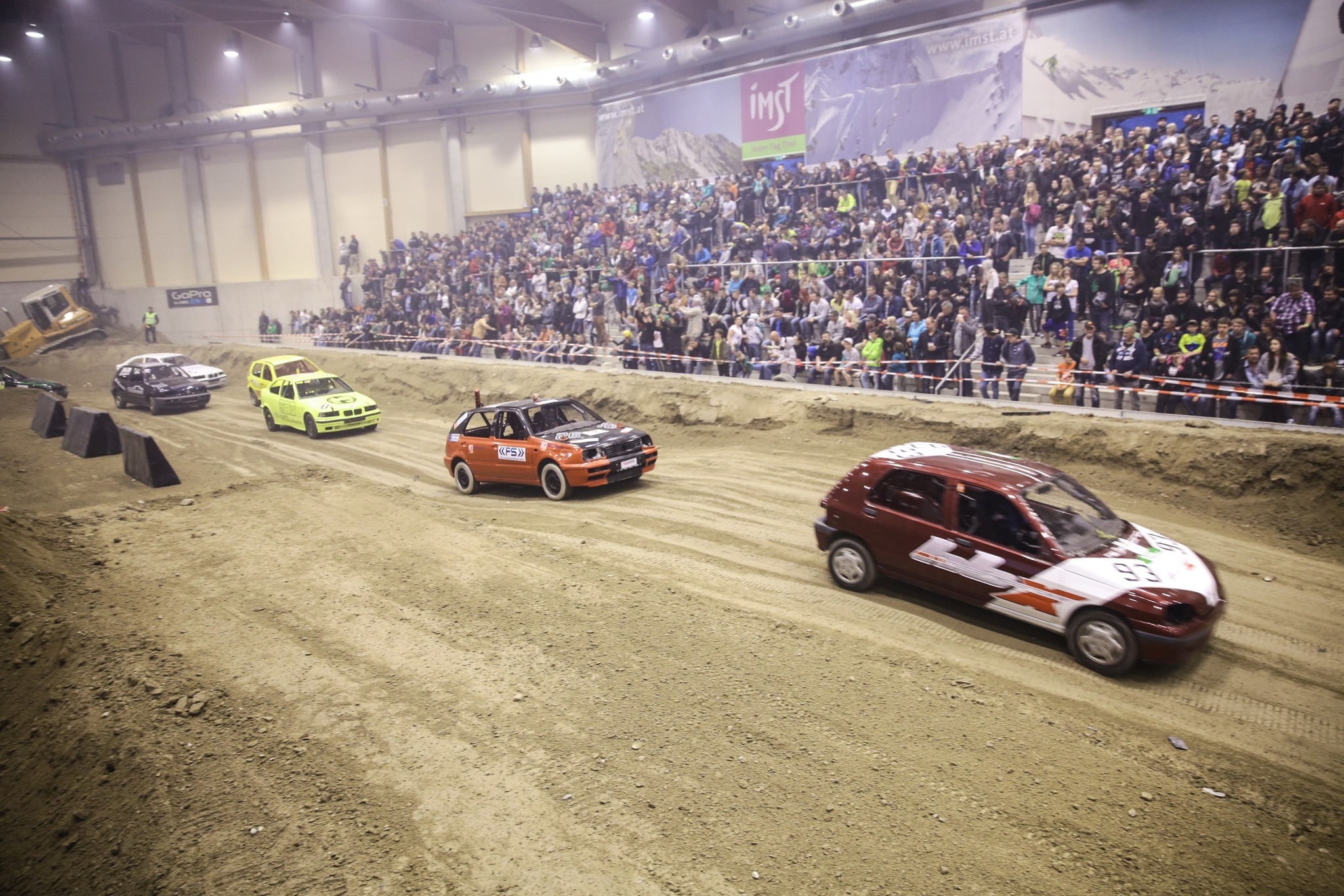 2.000 Fans beim Stockcar Race in der AREA 47 Imst