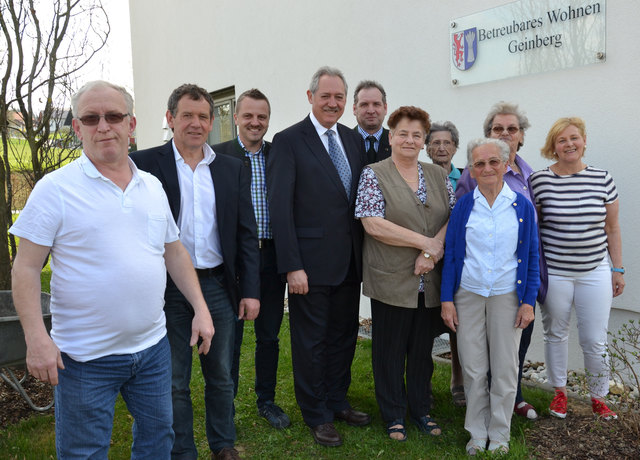 Reinhold Weishäupl, Manfred Machl (Gemeindeparteiobmann von Waldzell), Bruno Prentner, Landtagspräsident Viktor Sigl, Vizebürgermeister  Josef  Berger, Maria Grünbart, Maria Rautner, Anna Buttinger, Katharina Grünbart und Brigitte Höhfurtner vom Hilfswerk. | Foto: Mayr