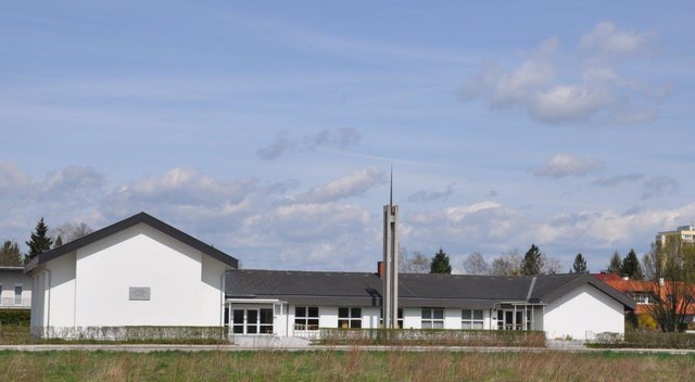 Gesamtansicht der Kirche in der Camillo-Schulz Strasse 30 | Foto: Norbert Willmann