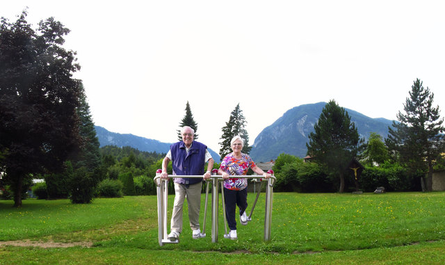 Kennenlernen mit dem Computer wurde Anfang Dezember 2015 in der Ballspielhalle Ferlach die hohe Menschen gibt, die Blumen, Va-. Ferlach - Brgermeister Zeitung