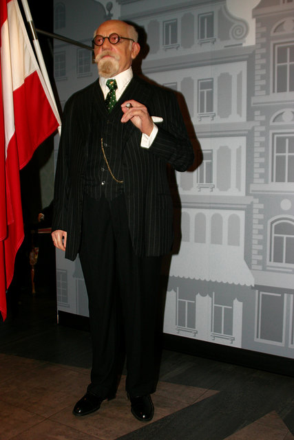 Karl Renner war ein österreichischer sozialdemokratischer Politiker (SDAP/SPÖ) und Jurist.