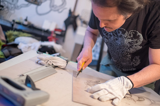 Jedes Bild wird vom Künstler persönlich individuell gerahmt.