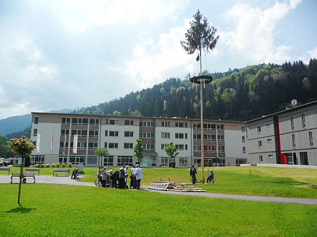 Im Park vor dem Pflegeheim in Frantschach wird bald der Maibaum aufgestellt