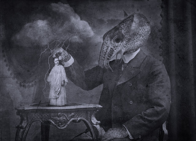 Auf Flohmärkten ist der Künstler Ernst Miesgang auf der Suche nach alten Fotos, die er digital verändert. | Foto: delusions.at