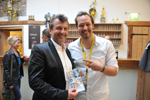 (v.l.) GF Mag. Bernhard Robotka mit Wildlife-Fotograf Marc Stickler.