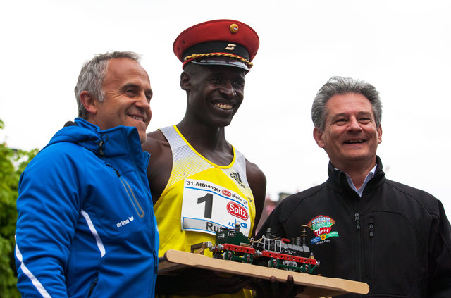 Sieger Rutto, der mit der Meilenlok 2015 souverän Richtung Afrika abdampfte | Foto: Alois Huemer