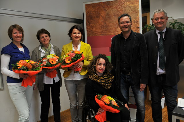 Simone Reimair, Evi Jörg, Waltraud Handle, Sandra Careccia, GF Gerald Jochum und Obmann Helmut Mall.