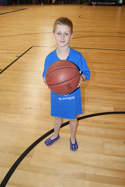 Der 7-jährige Leon freute sich auf die bevorstehenden Aufgaben.