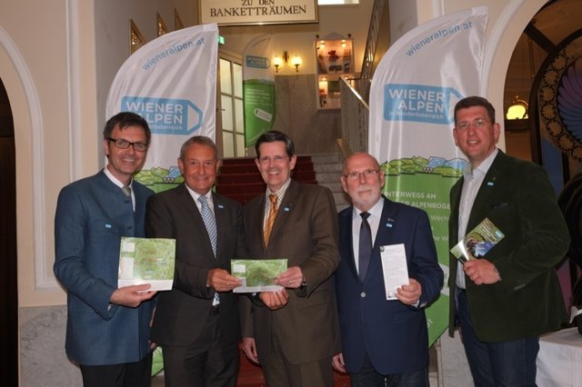 Wiener Alpen Geschäftsführer Markus Fürst, Reichenaus Bgm. Hans Ledolter, Prof. Christoph Madl, MAS - Geschäftsführer der Niederösterreich-Werbung, Semmerings Bgm. Horst Schröttner, Manfred Moser (Panhans).