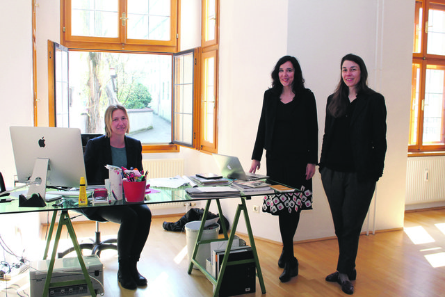 Perfektes Team für „Rebellion“: Künstlerin Ulla Rossek, Kuratorin Cosima Rainer und Projektkoordinatorin Bianca Moser