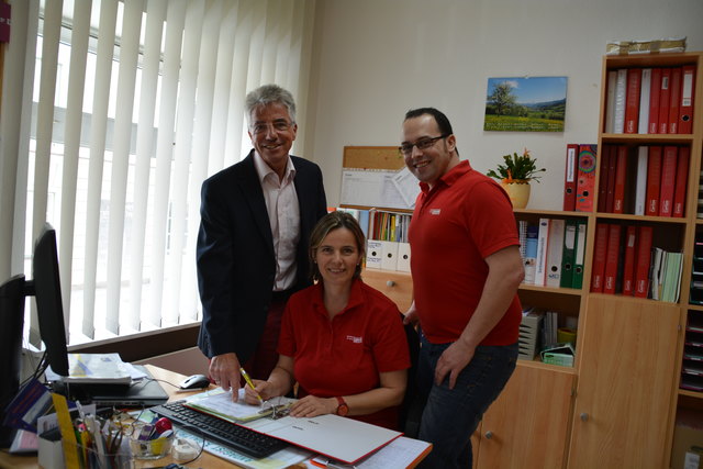 Johannes Hofmarcher, Gabriela Zoufal und Patrick Mangeng in der Caritas-Sozialstation in Scheibbs.